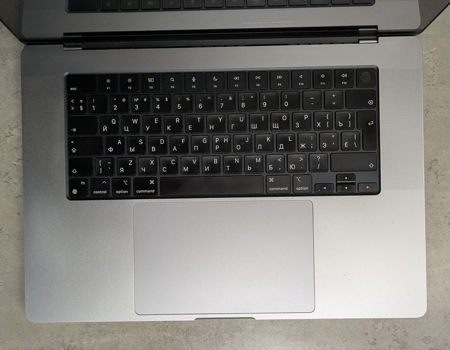 Apple MacBook Pro 16 2021 M1 Pro 16/512Gb Space Gray MK183