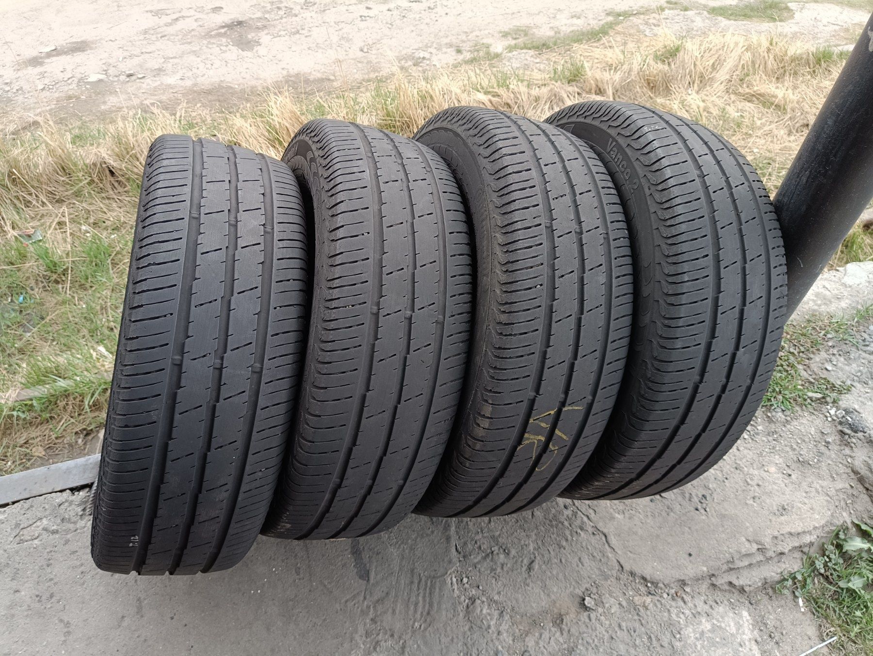 Літні шини Continental 235/65 R16C резина цешка Р16 С