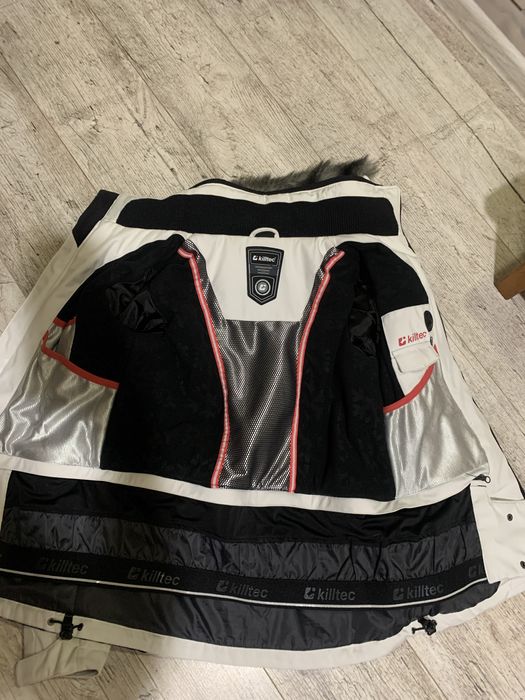 Лижна куртка жіноча.