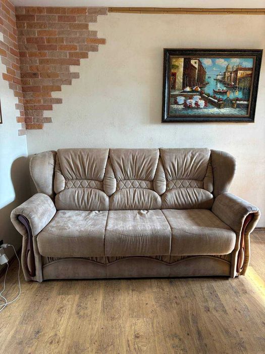 Продам диван-ліжко + два крісла