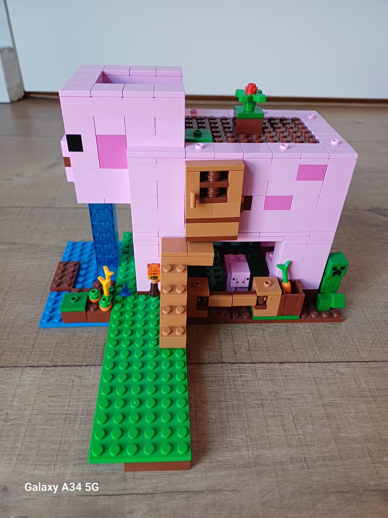 Minecraft Dom w kształcie świni