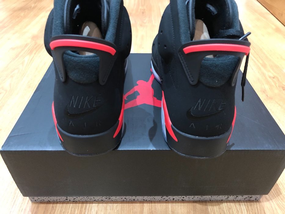 Nike Air Jordan 6 Retro