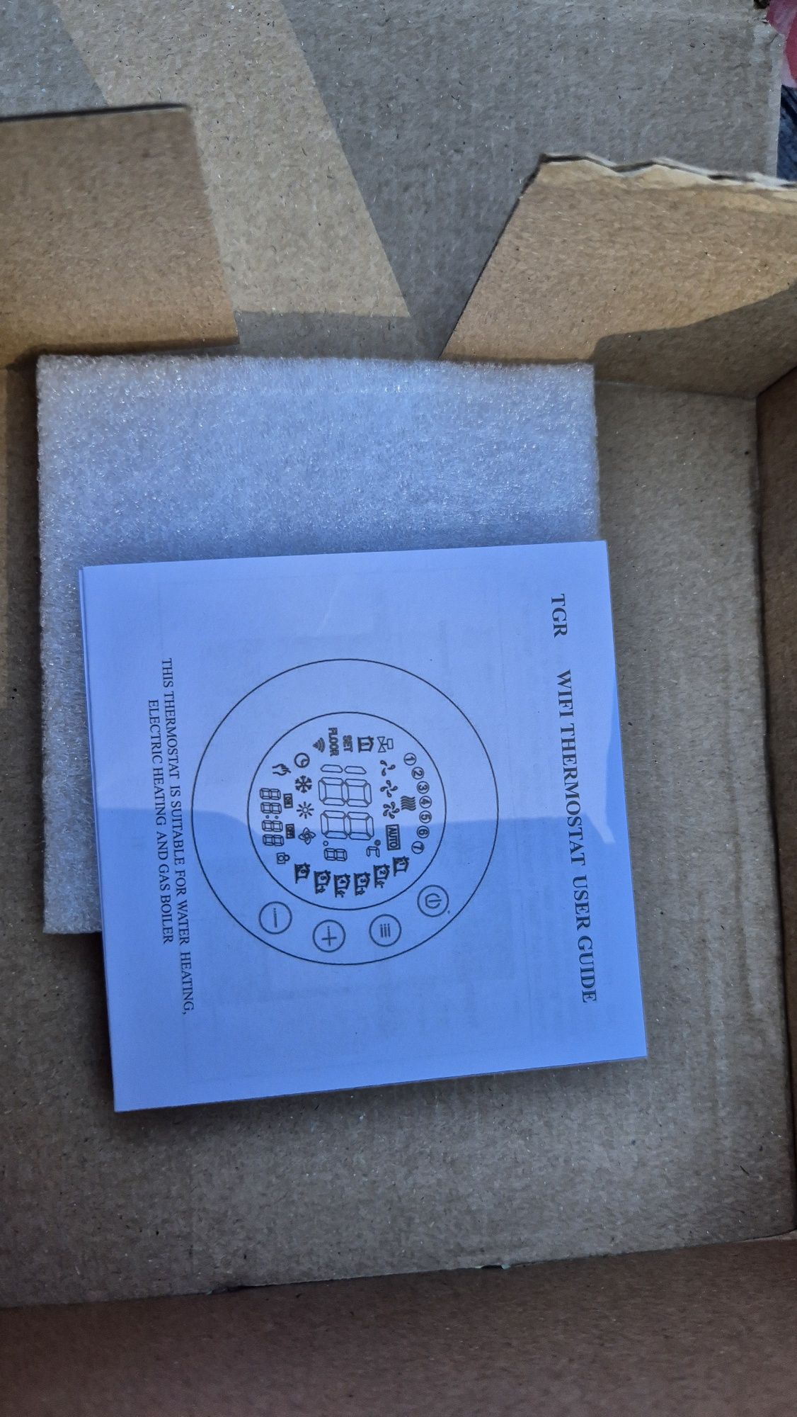 Termostat WiFi elektroniczny do pokoju z czujnikiem do ogrzewania BEOK