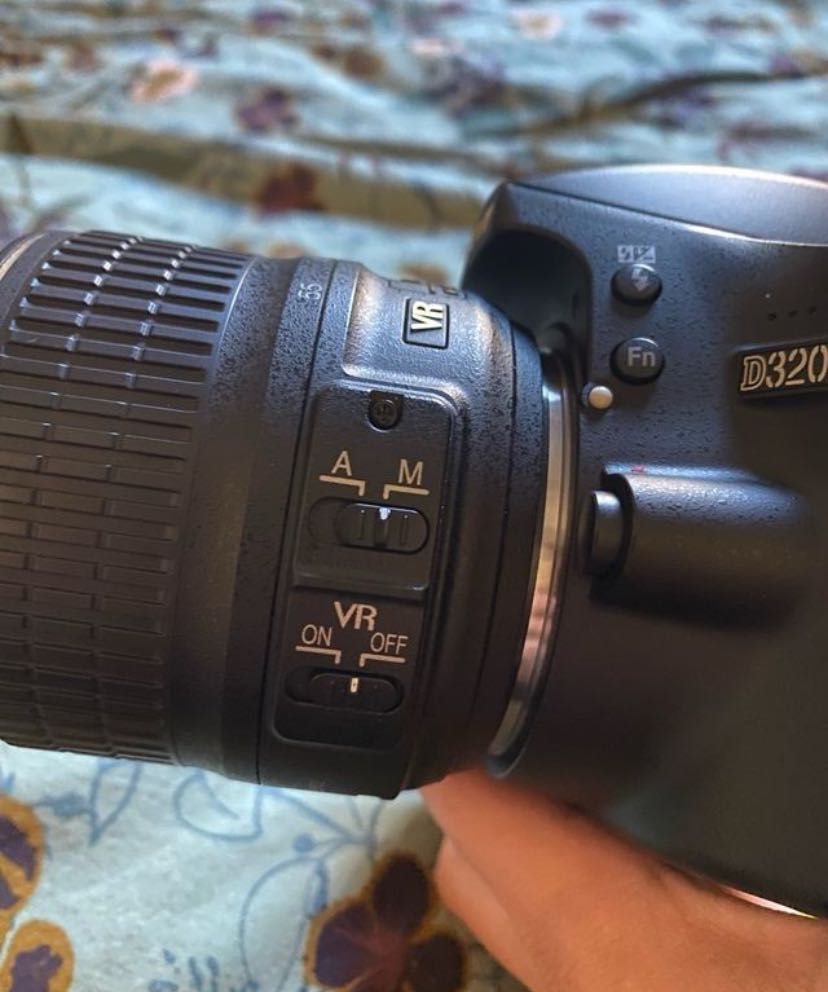 Reflex Nikon D3200 + AF-S DX 18-55mm f/3.5