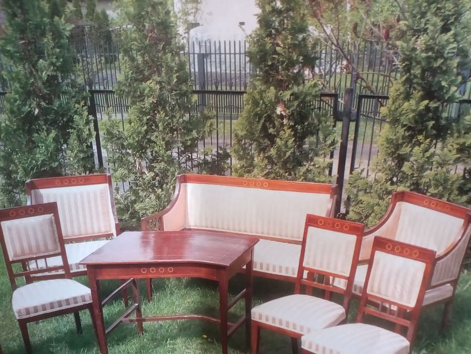 Zestaw mebli salonowych model Księstwo Warszawskie