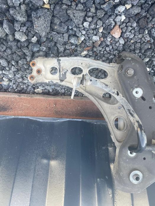 Trafic III Vivaro B wahacz lewy