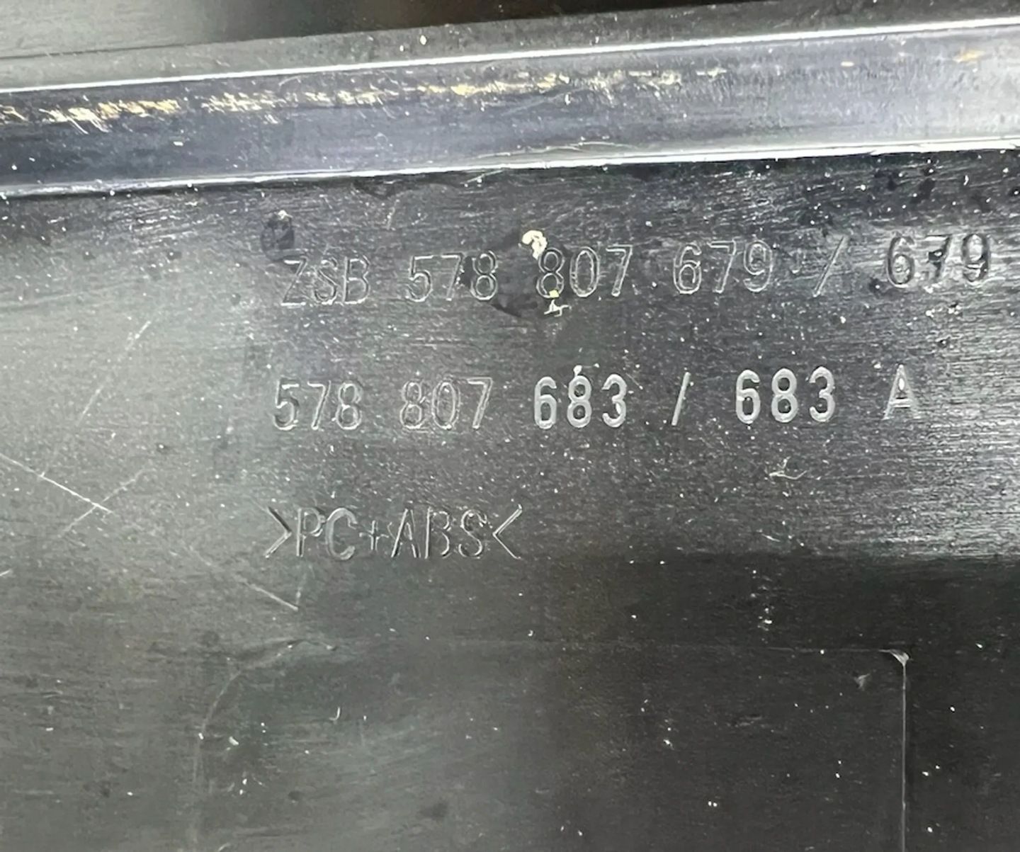 Cupra Terramar Grill Atrapa Zderzak przód Idealny