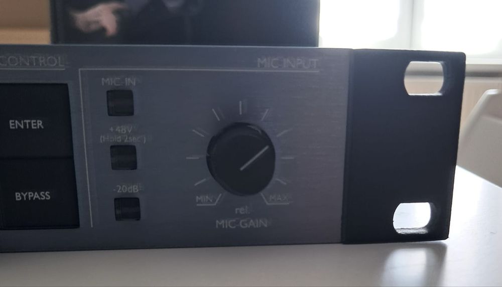 TC Helicon VoiceWorks Mic Preamp + Effect Processor