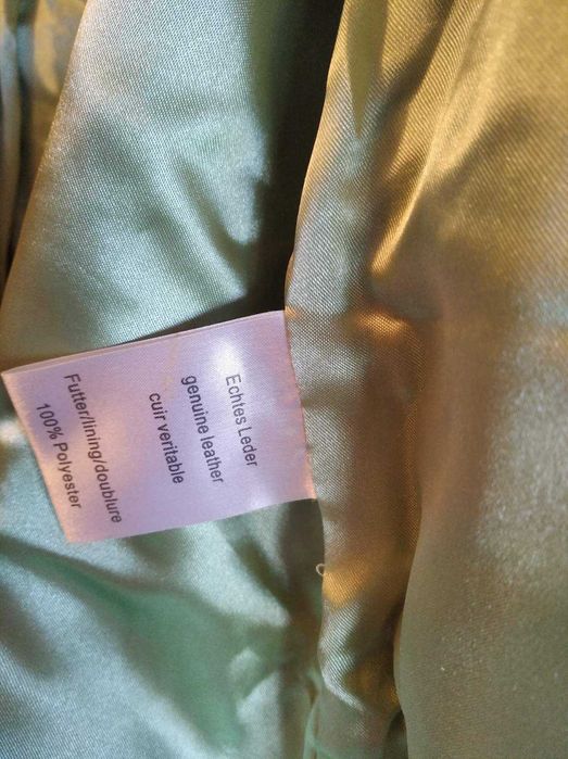 Пиджак кожаный очень красивого цвета зелёного яблока