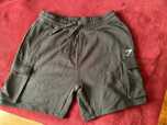 Crest Cargo Shorts Gymshark gym cbum black spodenki