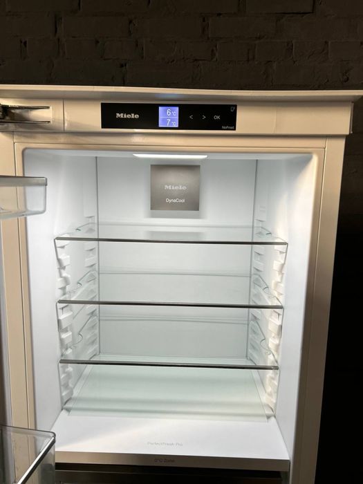 Холодильник Miele KFN 7744 E