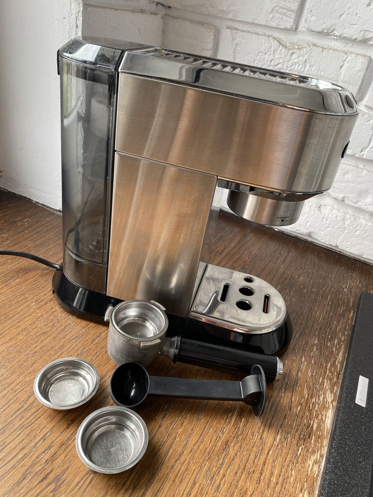Ekspres kolbowy ciesnieniowy DeLonghi