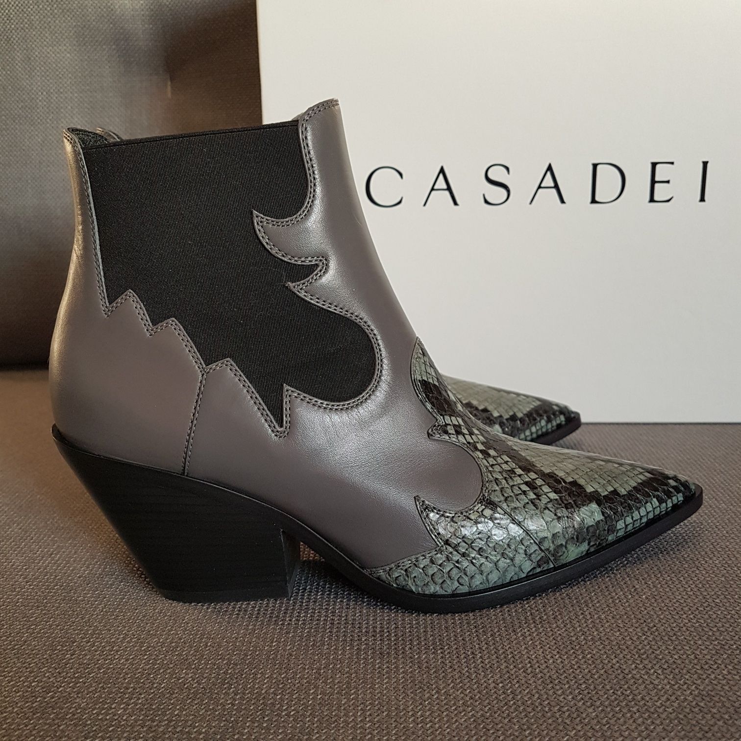 Казаки Ботинки Casadei.Оригинал.