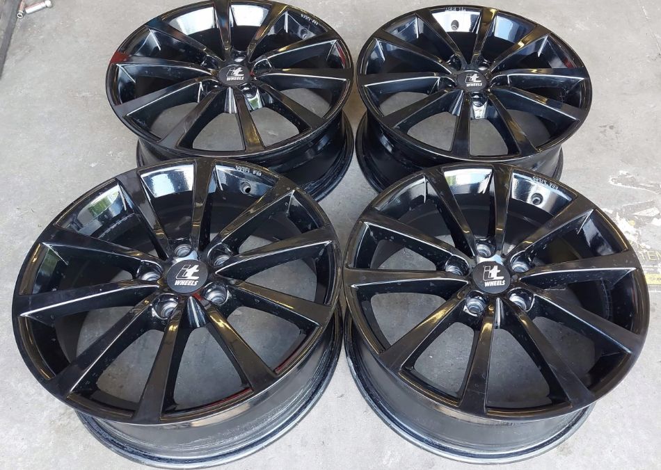 4x Felgi itWheels Alice Gloss Black 17 5x114,3 ET50 67,1