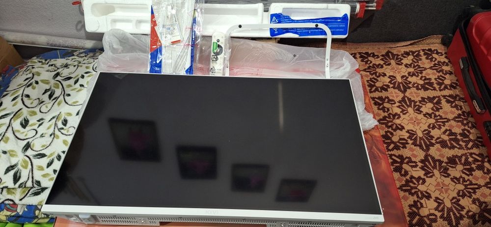 Телевізор KIVI 32F790LW
