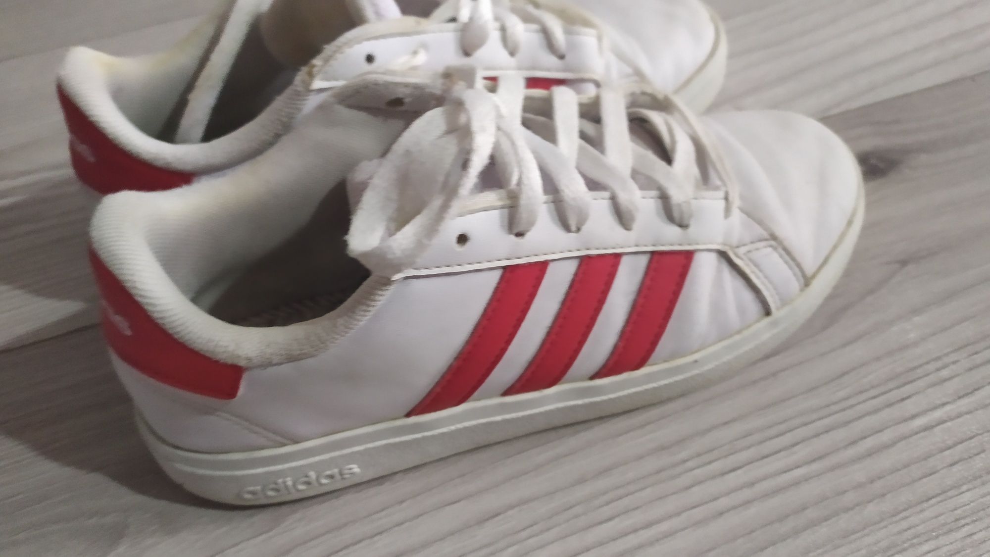 Buty adidas dziewczęce rozm.35-22,5 cm wkładka