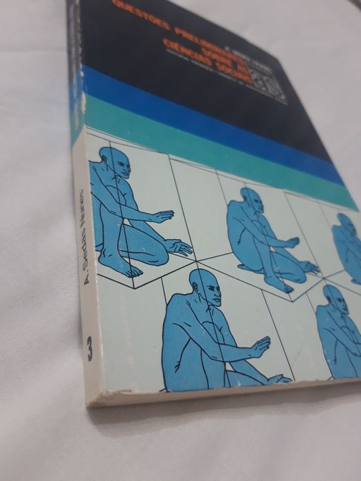 Livro "Questões Preliminares sobre as Ciências Sociais"