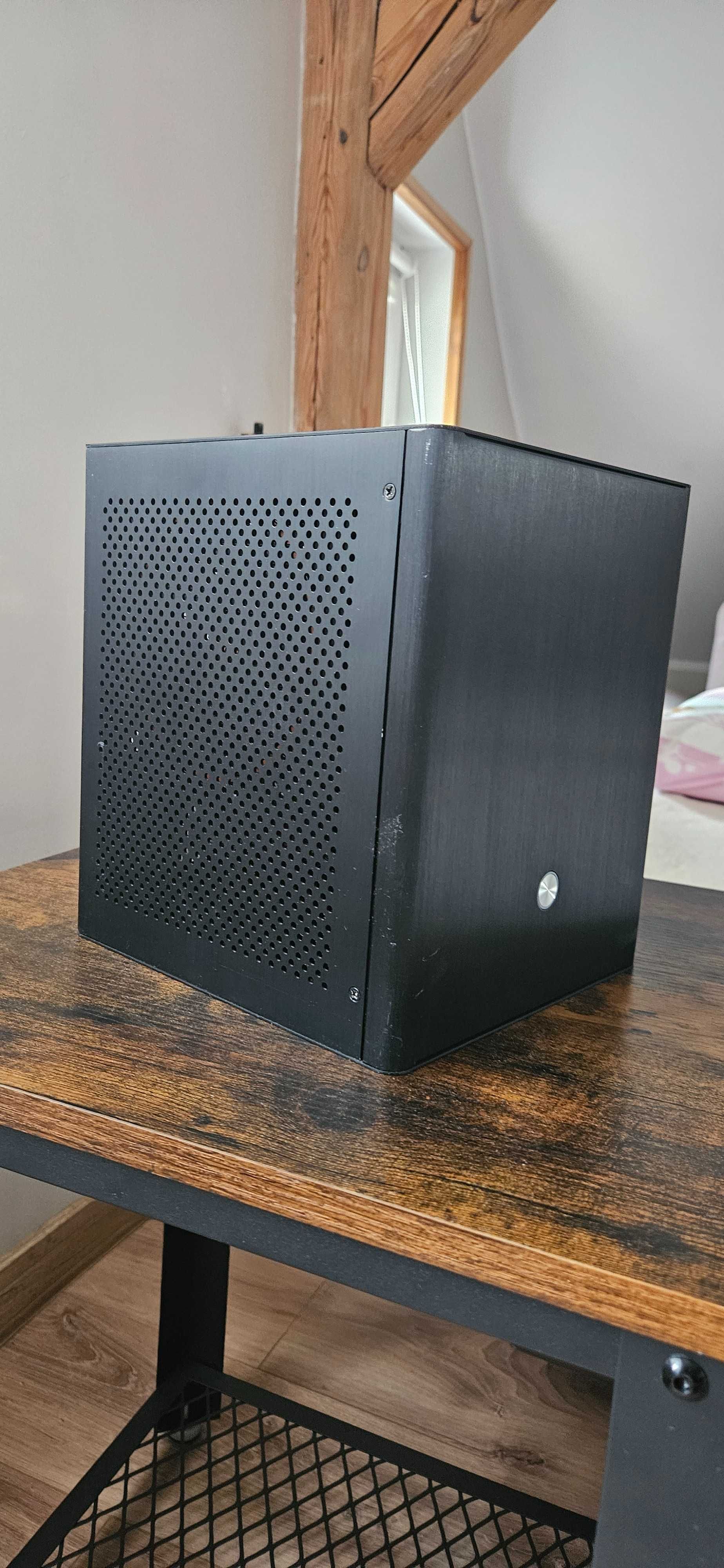 Komputer mini itx Ryzen 3 RX 550 SSD DDR4