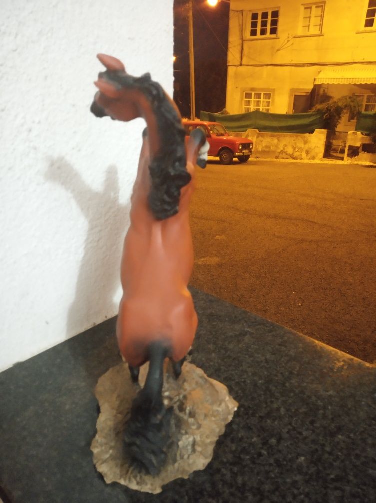 Estatueta equestre 30 cm altura