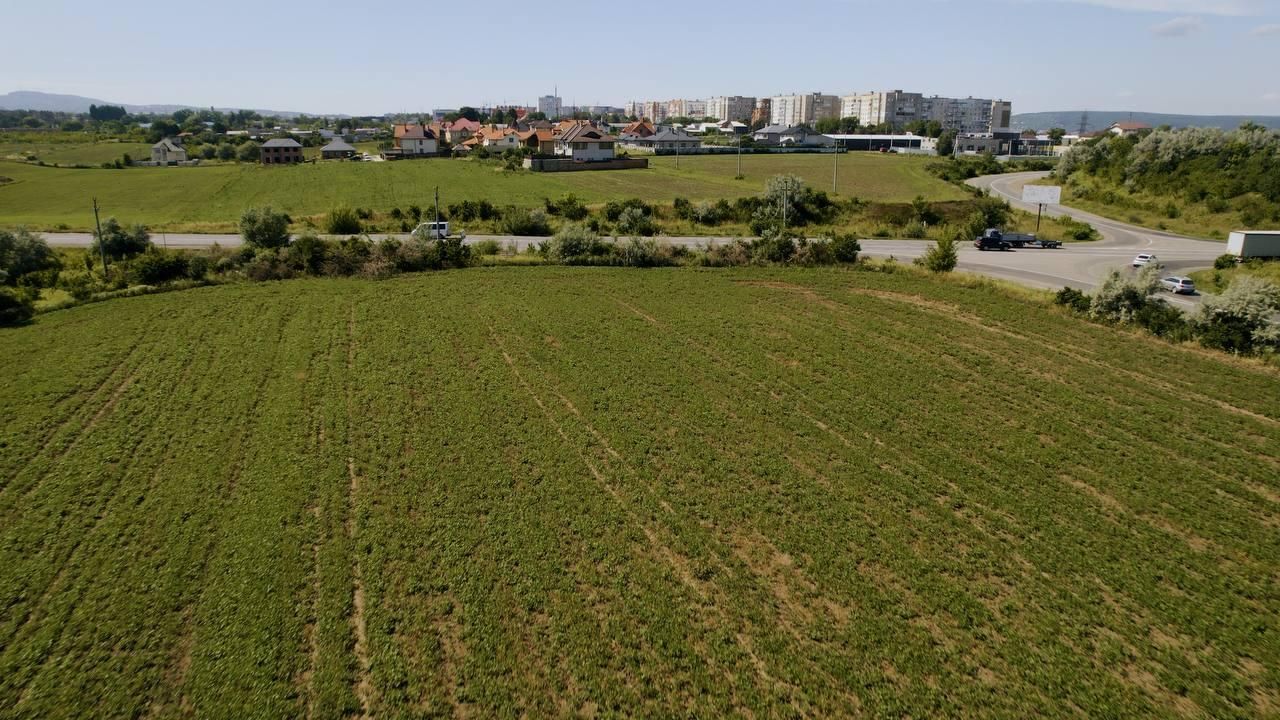 Продаж земельної ділянки під будівництво.