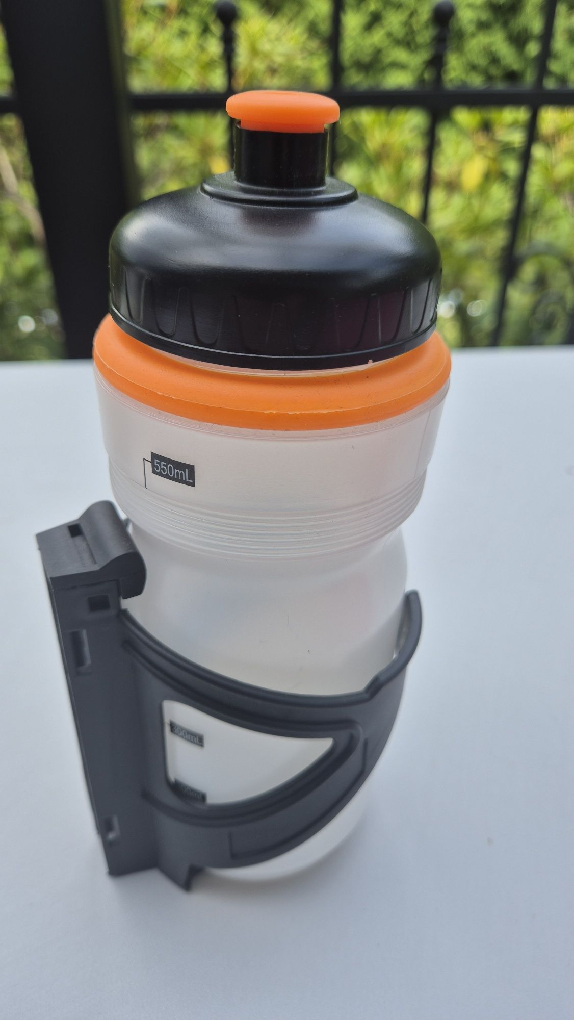 Bidon 550 ml z uchwytem do roweru stacjonarnego treningowego
