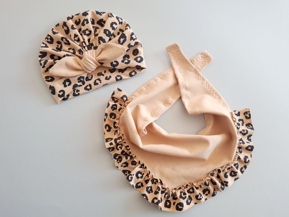 Komplet jesienny panterka beż czapka i chusta