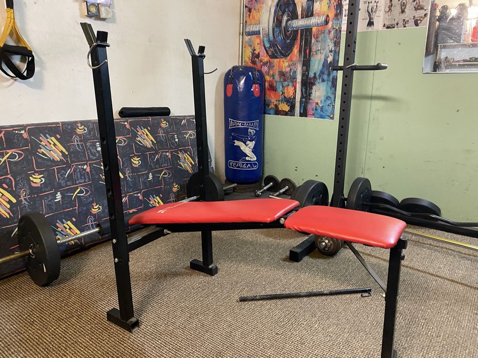 Ławeczka do wyciskania ze stojakami ławka regulowana