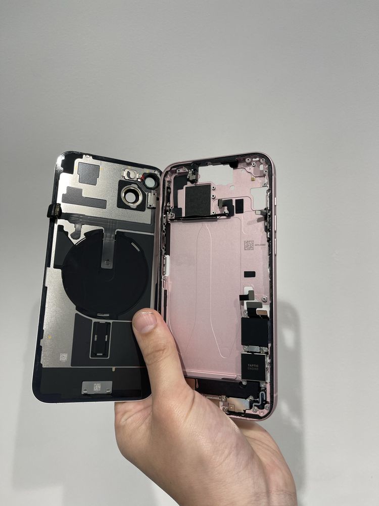 Оригінальний корпус для iPhone 15 Plus Pink
