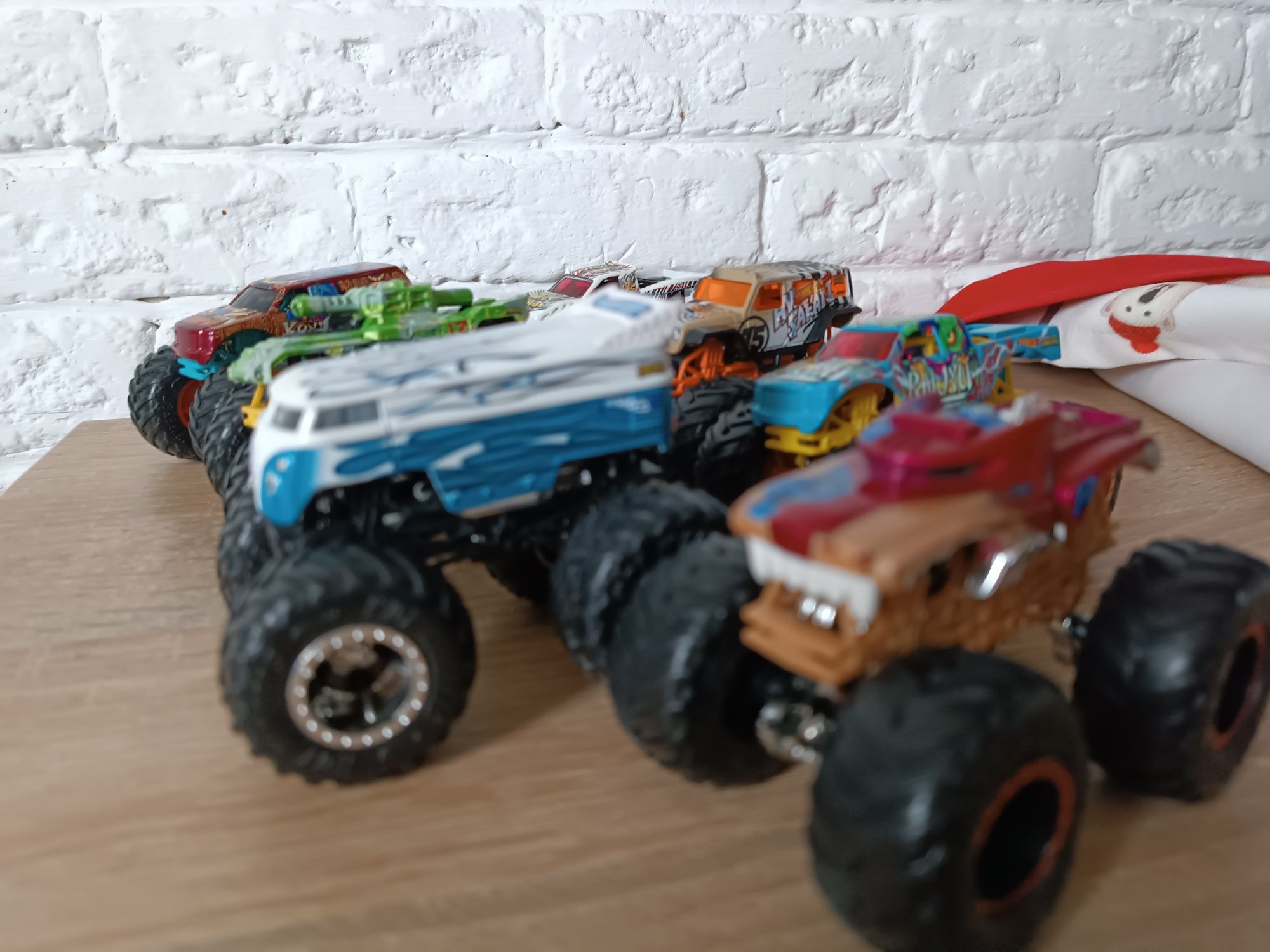 Т hot wheels Машинка Monster Trucks