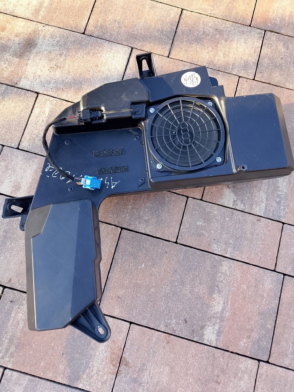 Subwoofer głośnik BOSE Audi A4 B6,8E9035.382