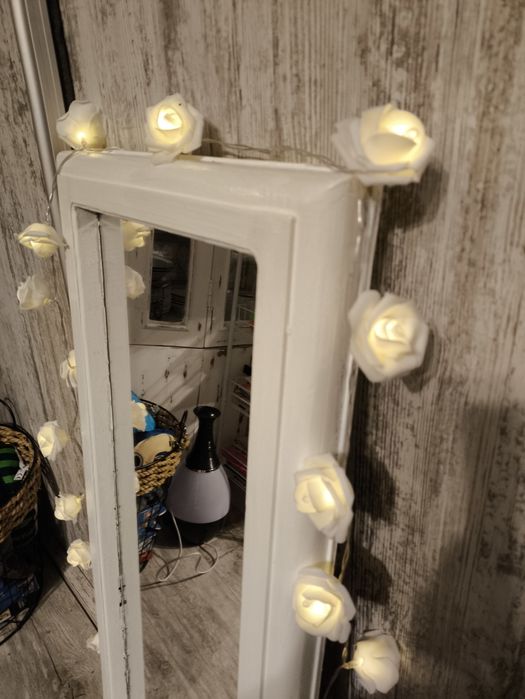 Lustro ozdobne z różyczkami