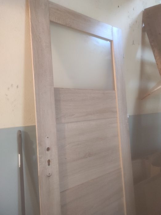 Drzwi prawe z futryna 89cm