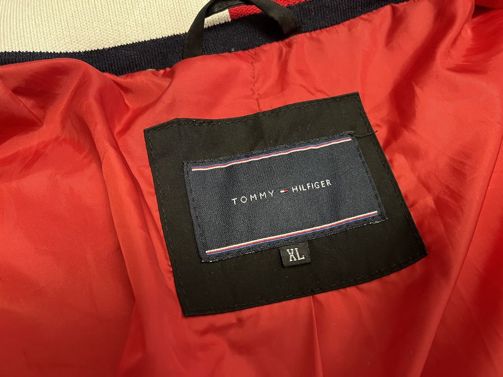 Зимова куртка TOMMY HILFIGER