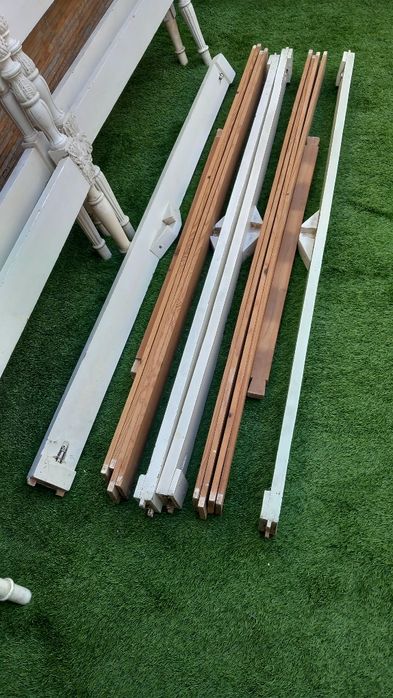 Duas Camas de Solteiro Antigas — Completas e Perfeitas para Restaurar