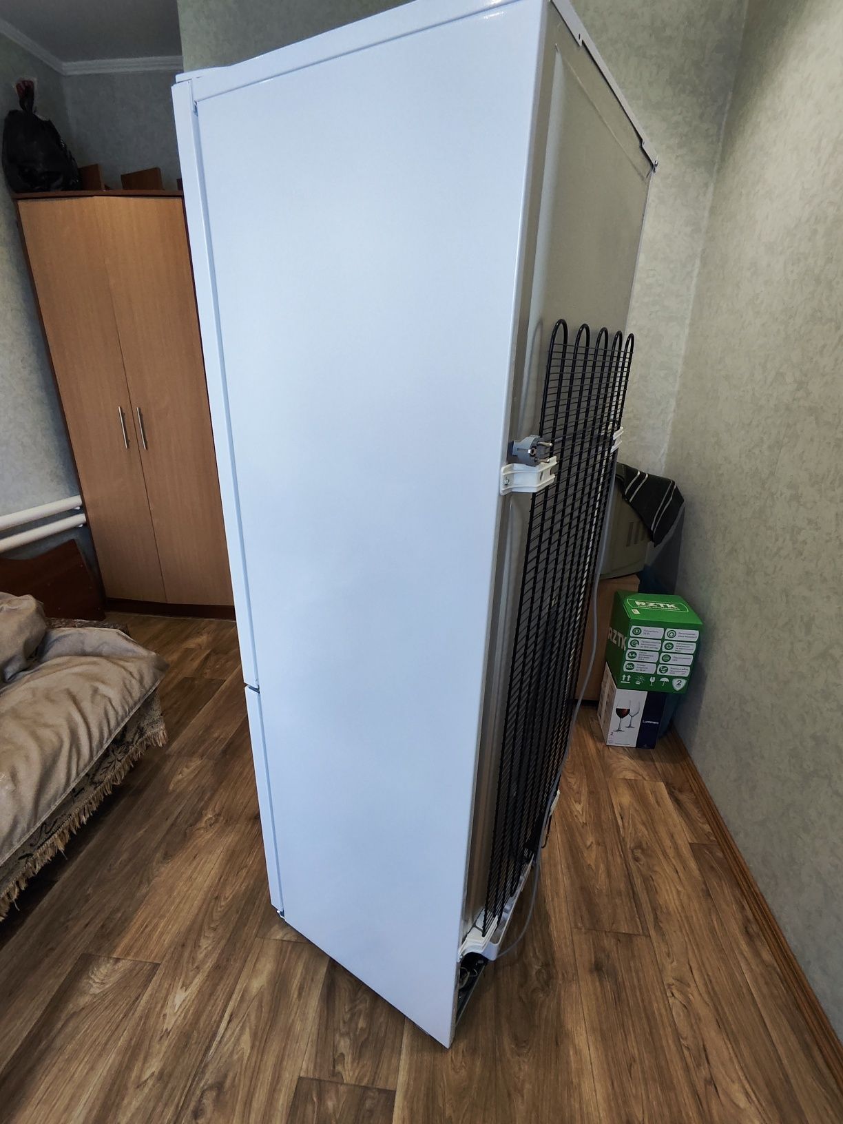 Двокамерний холодильник Beko RCSA270K20W