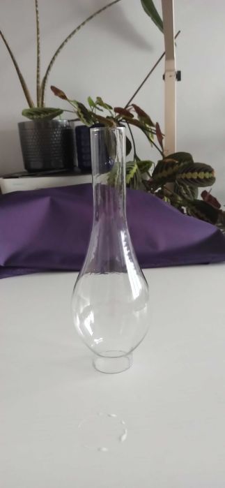 Stary, szklany klosz do lampy naftowej