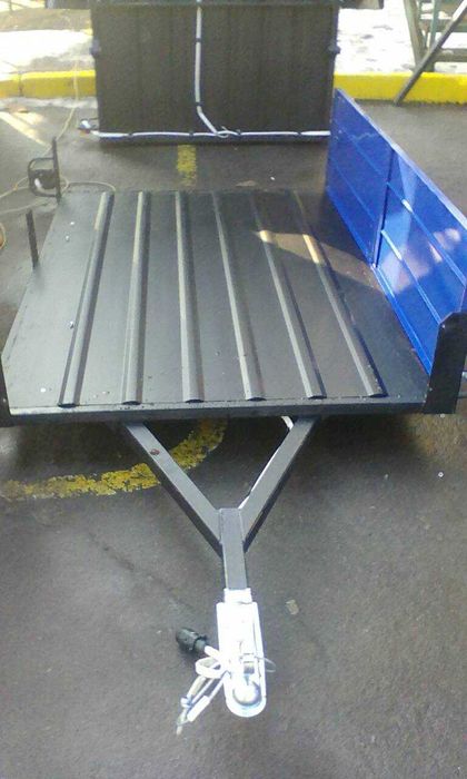 Міцний причіп до автомобіля  від заводу виробника 2000*1300*400