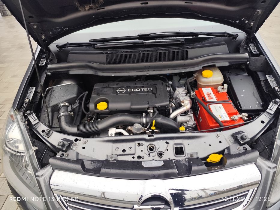 Opel zafira 1.7 дизель 2011 рік