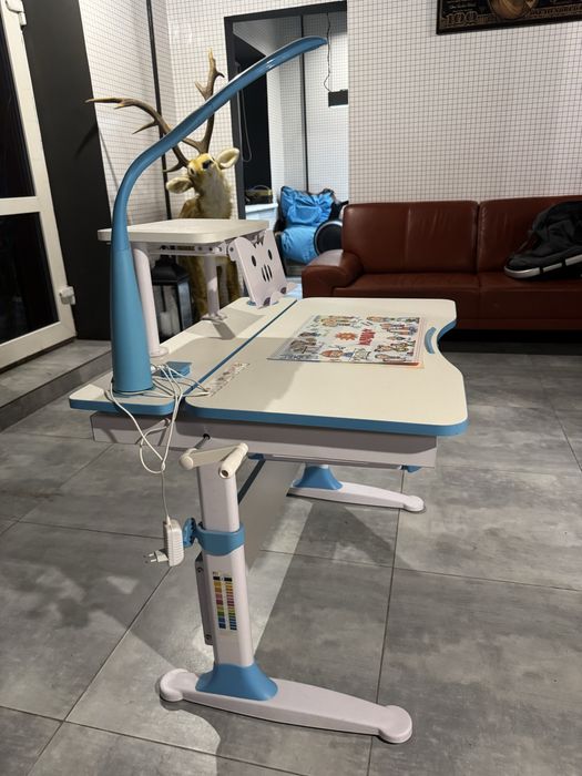 Продам дитячу парту з ортопедичним стільцем