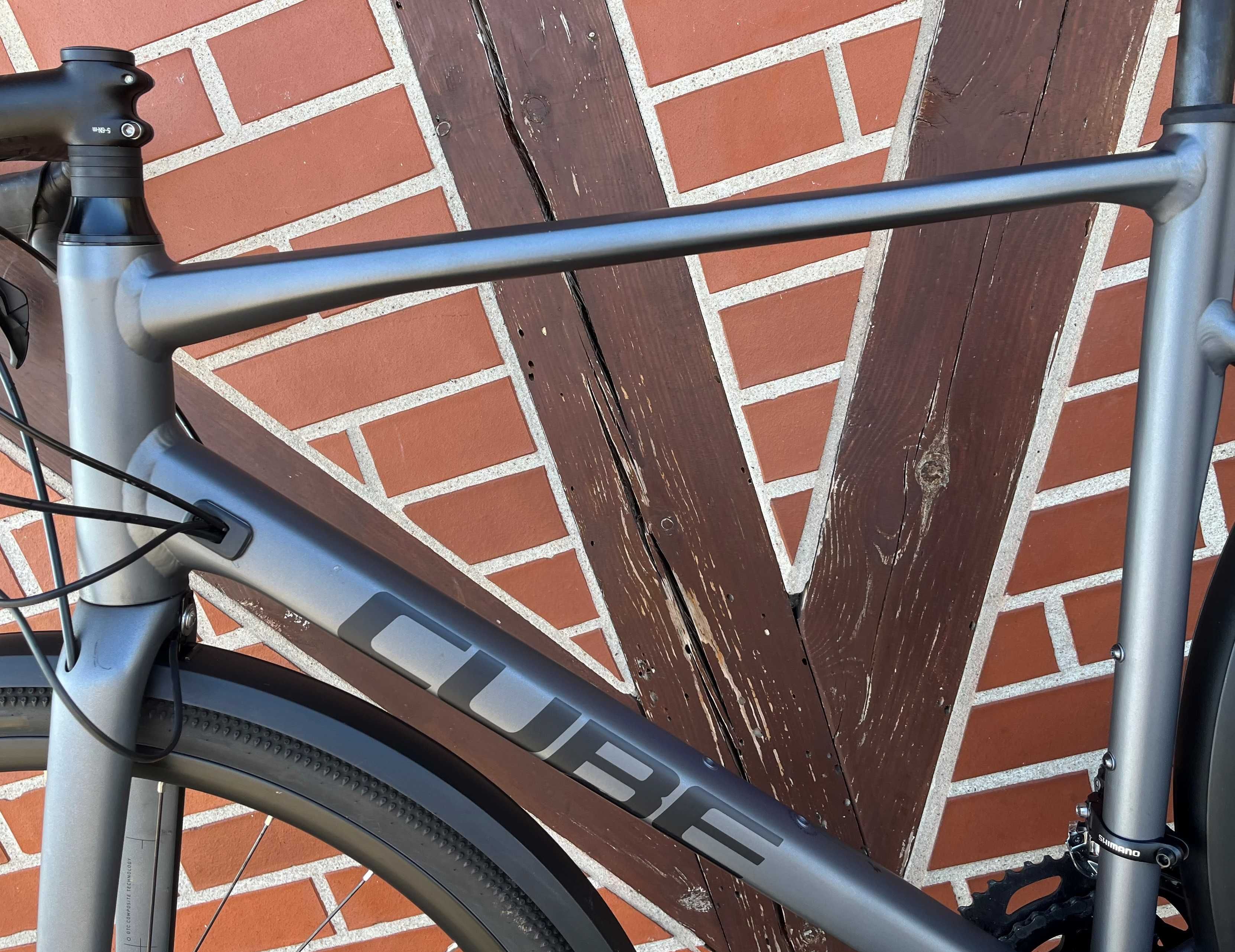 Gravel Cube Nuroad Race Shimano GRX 2x11