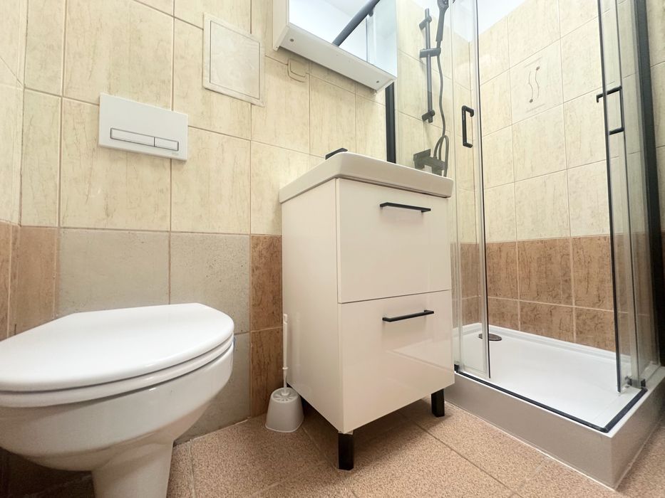 Do wynajęcia M3 z oddzielną kuchnią, idealne dla studentów.