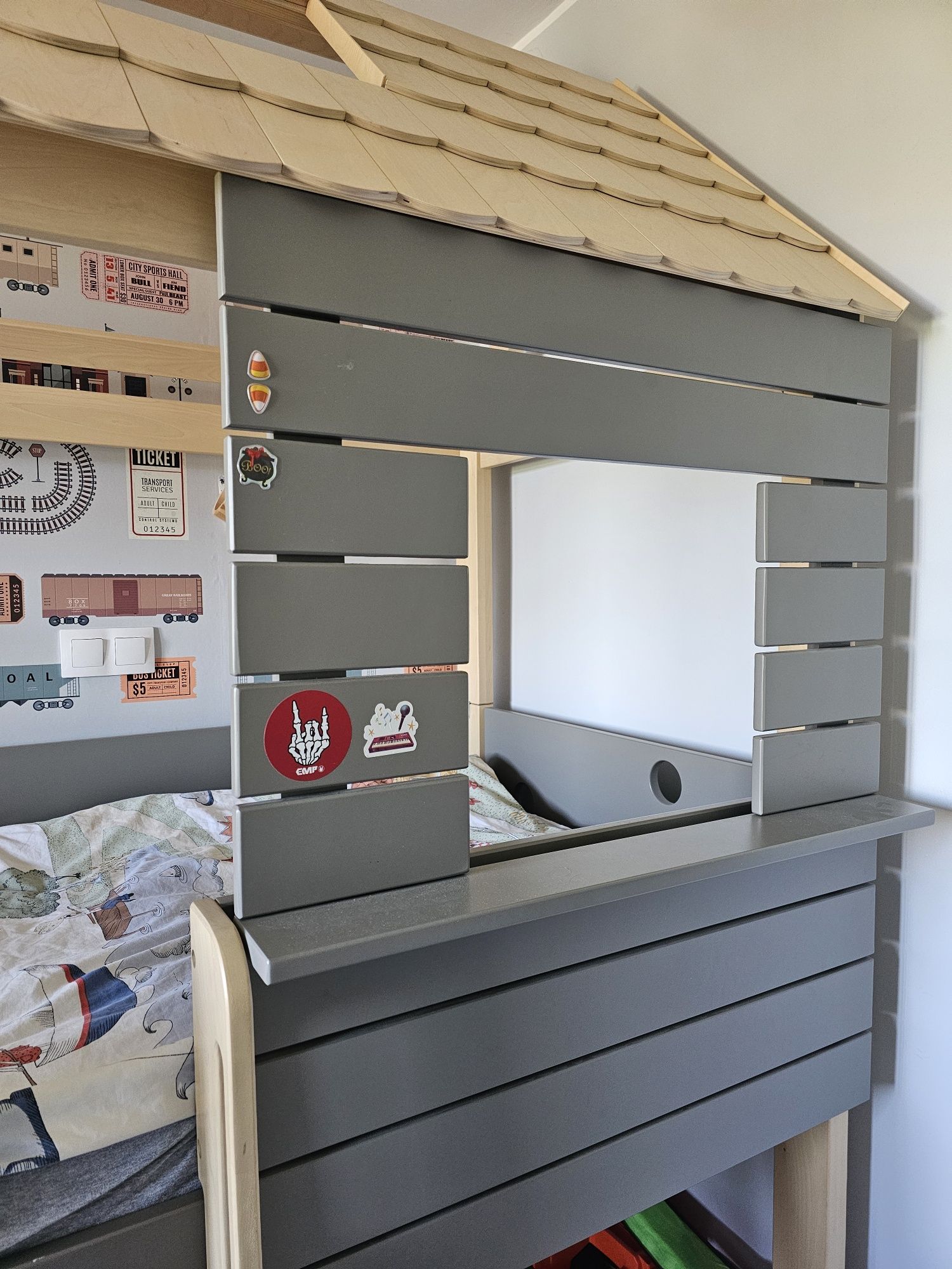 Łóżko 90x200 dziecięce lite drewno, stan prawie idelany
