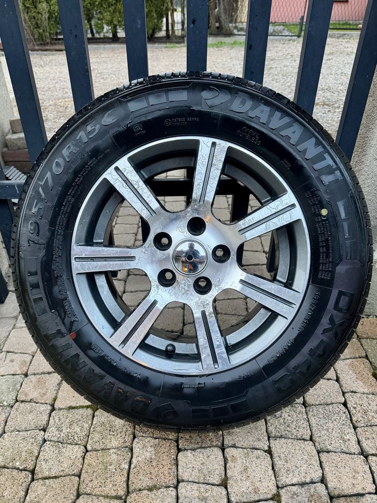 Felga aluminiowa z oponą do przyczepy kempingowej 15’