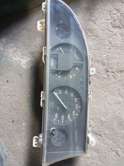Панель приборов Тойота Карола Е90