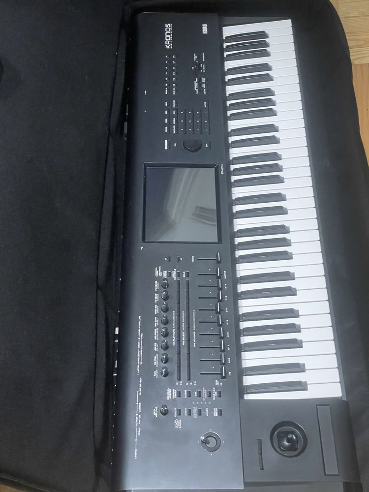 Korg Kronos 61 + futeral