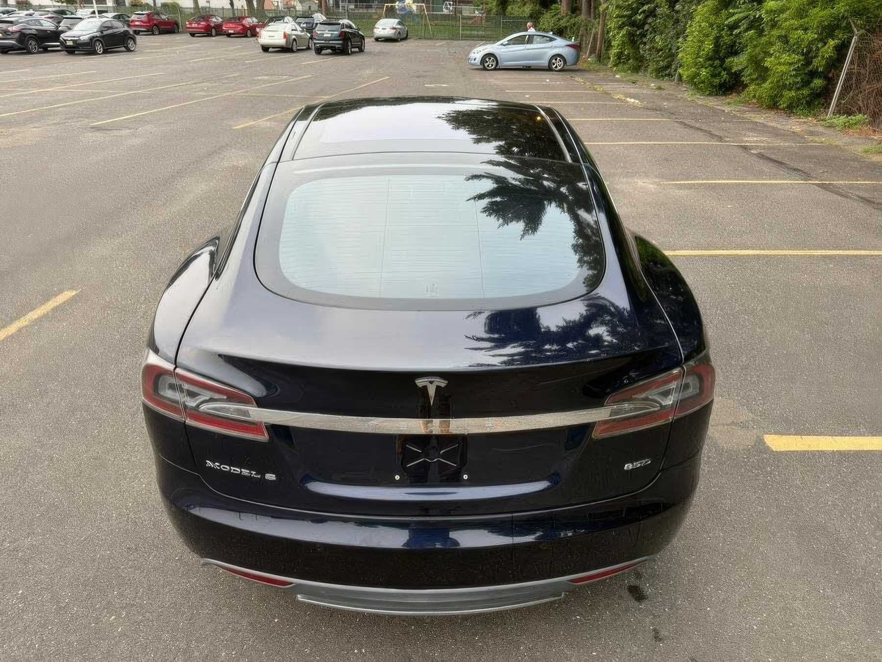 2015 Tesla Model S 85D AWD