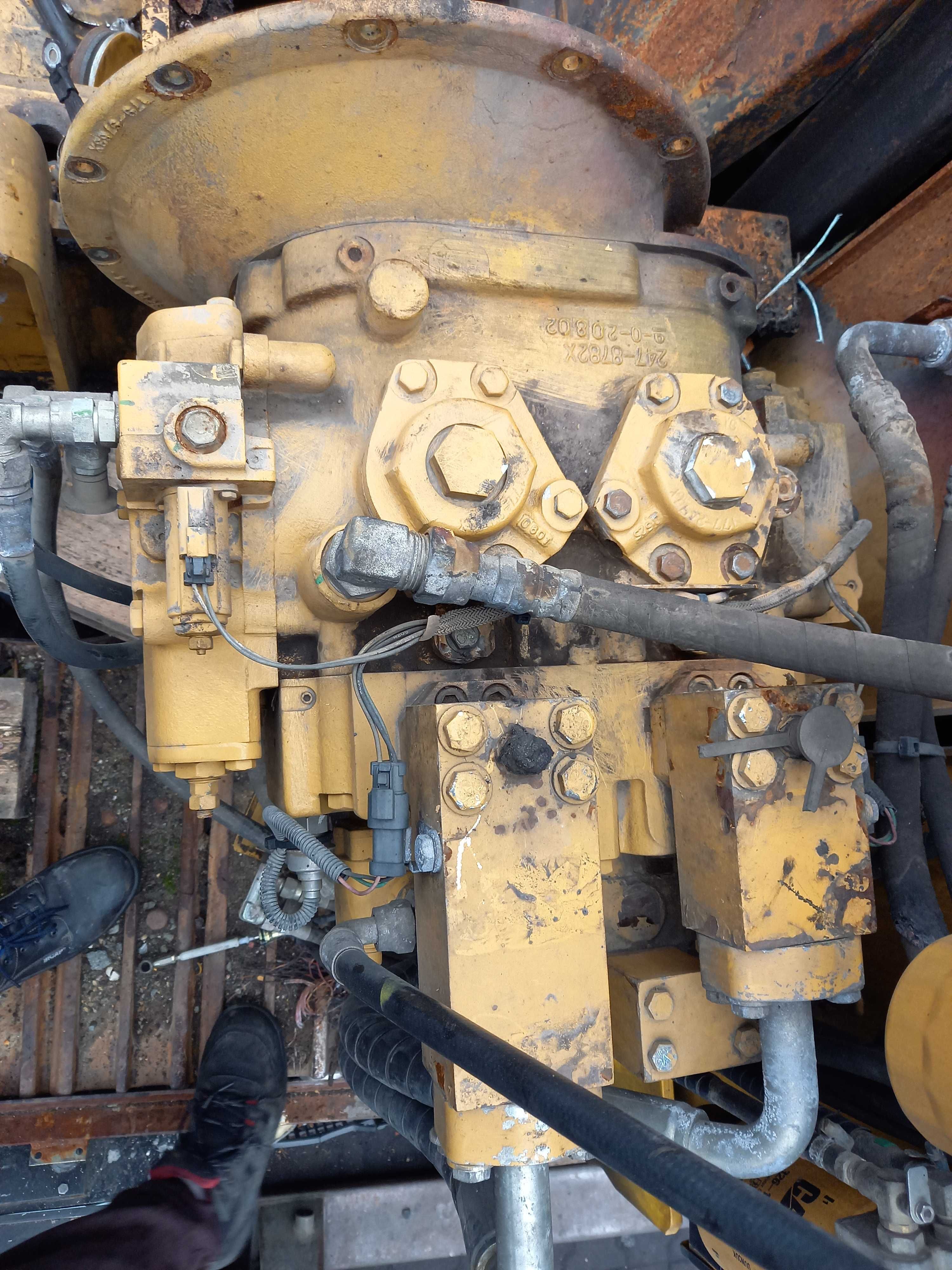 Pompa hydrauliczna CAT 321 SBS120 ramię zwolnica wieniec siłownik
