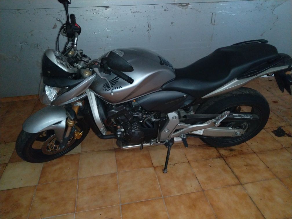 Honda hornet 600 como nova