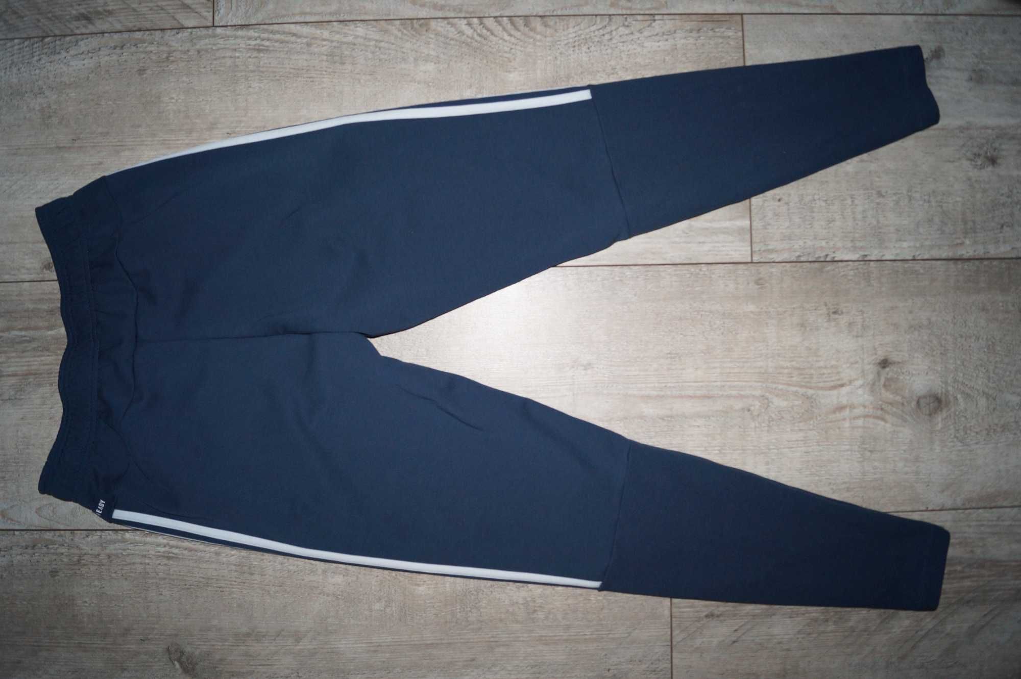 Męskie młodzieżowe spodnie dresowe Adidas r.ST