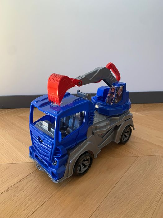 Великі якісні автомобілі вантажівки джип пожежна поліція навантажувач